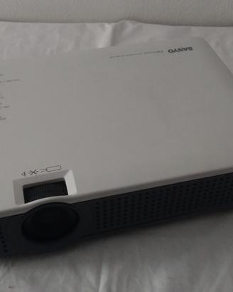 Videoproiettore sanyo per film tv karaoke pc