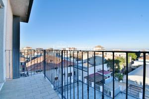 APPARTAMENTO CON TRE CAMERE E VISTA MARE IN ZONA S