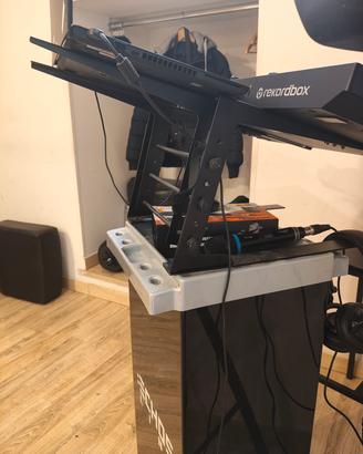 supporto console o tastiera con PC 