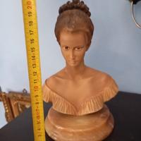 Scultura damma antica 