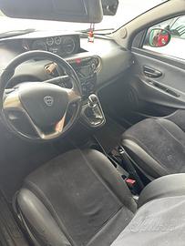 Lancia Ypsilon 1.2 69 CV 5 porte GPL Ecochic Plati