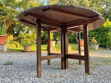 Tavolo da giardino chiudibile in legno massiccio