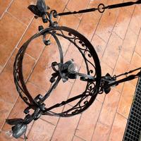 Lampadario in ferro battuto