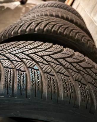 Pneumatici invernali WinterHawk 4 215/50 R18 92v