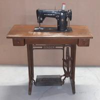 Macchina da cucire SINGER 306M a pedale con mobile