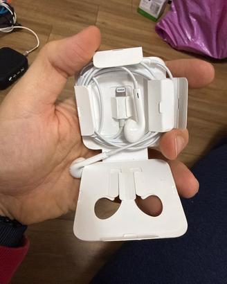 Cuffie iPhone attacco lightning