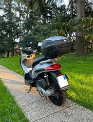 Scooter coperto Vendita in Moto e scooter