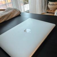 Macbook pro (2015)