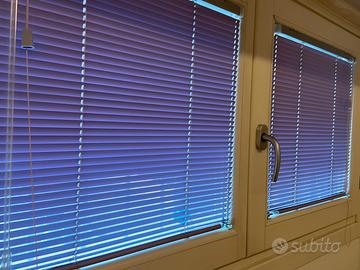 Tende due veneziane colore malva lilla