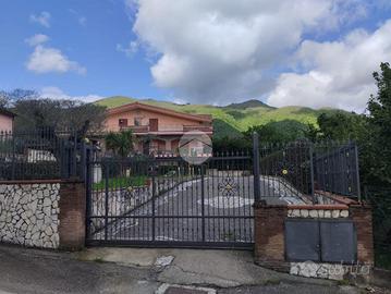 PORZIONE DI BIFAMILIARE A MONTEFORTE IRPINO