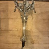 Svendita: colonna per spillare birra a 3 vie