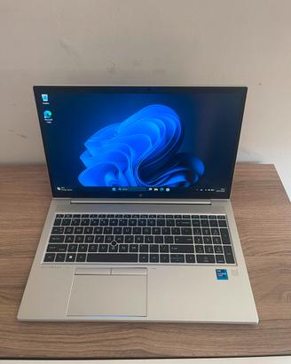 HP ELITEBOOK 850 15" i7 ssd 512gb RAM 16gb