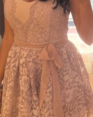 Abito da cerimonia elegante e femminile