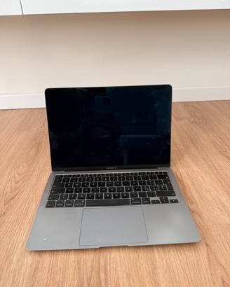 Macbook Air 13” danneggiato
