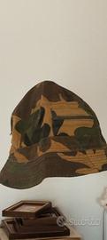 Cappello pescatore OVS mimetico con tasche zip 