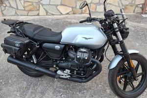MOTO GUZZI V7 STONE 2021