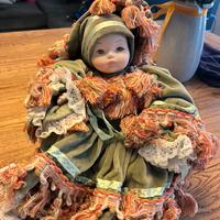 Bambola in porcellana vintage thai batik