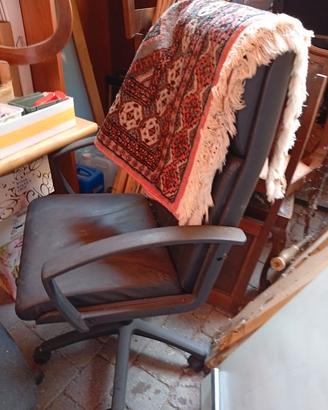 N. 2 sedie da ufficio con rotelle