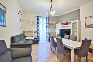 QUADRILOCALE AUTONOMO CON DOPPI SERVIZI, A DUE PAS