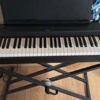 Piano Yamaha P125 con pedale e supporto
