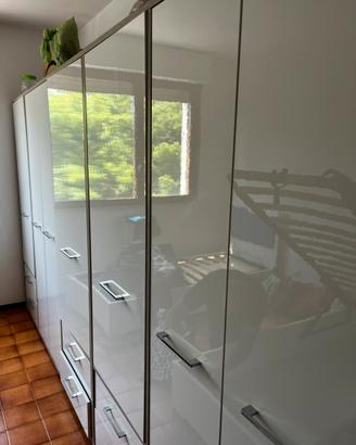 Armadio , letto , armadio di salotto per televi