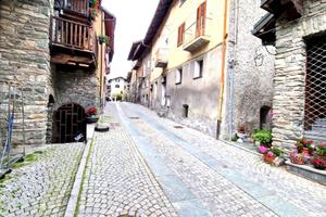 CHAMBAVE Via Emile Chanoux