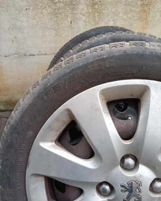 set cerchioni e gomme per Peugeot 207 o equivalent
