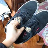 Vans nere e leopardate