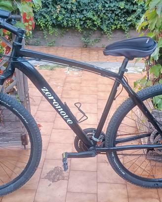 Mountain bike  zeronove  telaio nero freni a disco