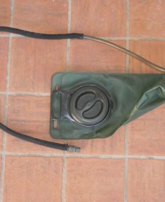 Uk army camel bag od canteen