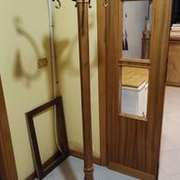 appendiabiti/uomo morto