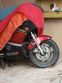 KAVASAKI GPZ 600 R