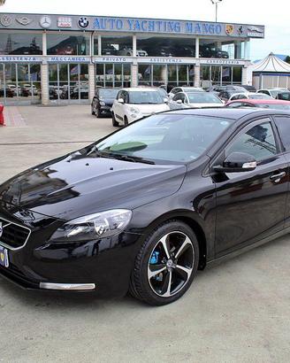 VOLVO - V40 - D2 Kinetic