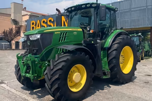 John Deere 6215 R
