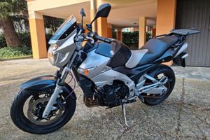 Suzuki gsr 600