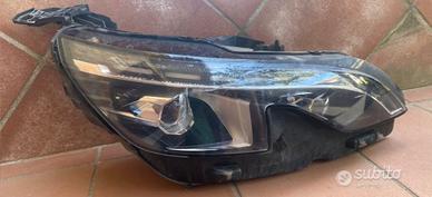 Faro Peugeot 3008 GT 2.000, anno settembre 2017 fu