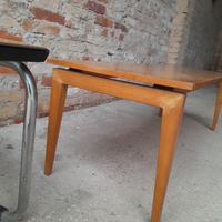 sedia modello Cesca e tavolino