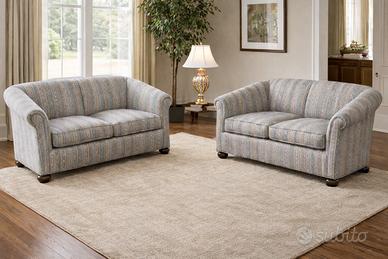 2 Divani uguali di pregiata fattura