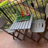 Tavolino con sedie esterno