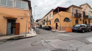 VIA CANOVA - Deposito con soppalco