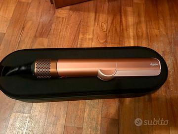 Dyson Airstrait
