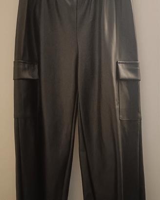 pantaloni cargo in ecopelle 