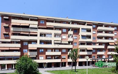 4 LOCALI CON BOX IN VIA SALVEMINI