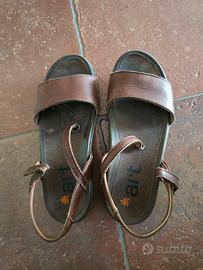 sandali in cuoio marrone