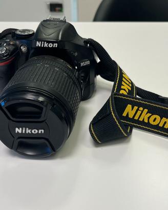 Nikon D5200 +Nikon AF-S DX NIKKOR 18-105mm VR