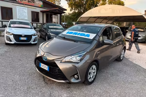 Toyota Yaris 1.5 Hybrid 5 porte Business