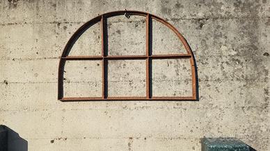 Grata in ferro a volta