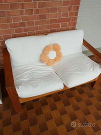 divanetto e tavolino da esterno 