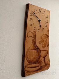 Orologio su base in legno