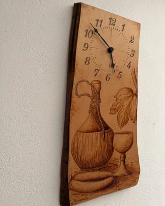 Orologio su base in legno